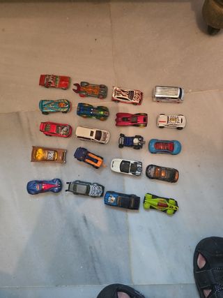 20 auto Hot Wheels