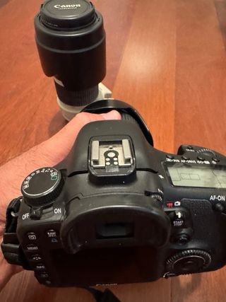 Cámara Canon 7D + accesorios