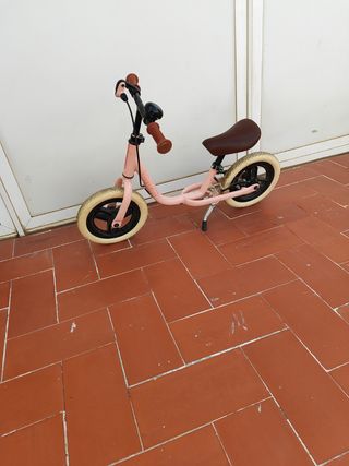 Bicicleta sin pedales Btwin rosa niña