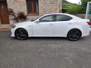Lexus IS 2012