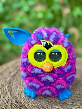 muñeco furby de  Hasbro