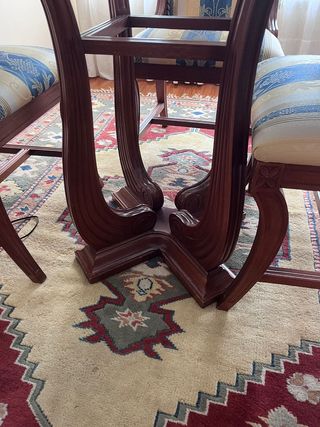 Sillas clásicas tapizadas (6)