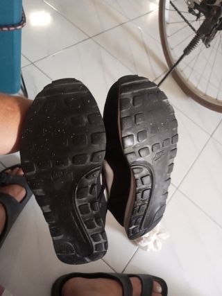 Tenis Nike negros y blancos