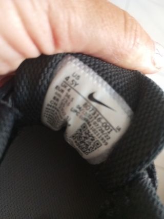 Tenis Nike negros y blancos