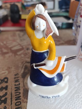 Figura cerámica María Pita cerámica Galos