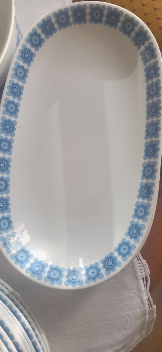 Vajilla porcelana azul y blanca