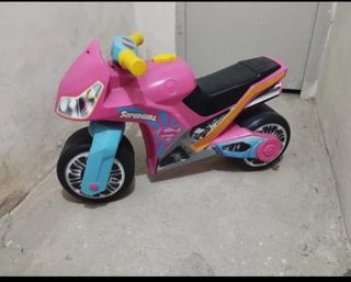 Moto Supergirl correpasillos