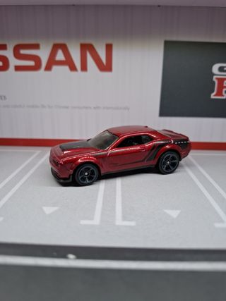 Hot Wheels Dodge Challenger Rojo