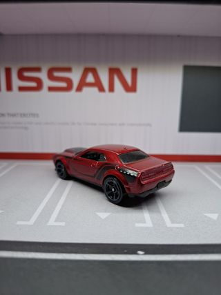 Hot Wheels Dodge Challenger Rojo