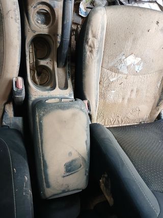 CONSOLA CENTRAL MITSUBISHI ASX (GA0W)