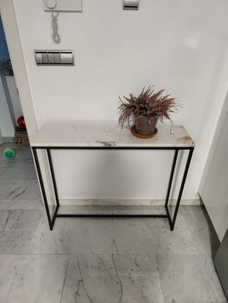 Mesa consola mármol blanco con vetas rosas marrone