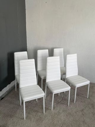 Nuevas - Seis Sillas Blancas Acolchadas