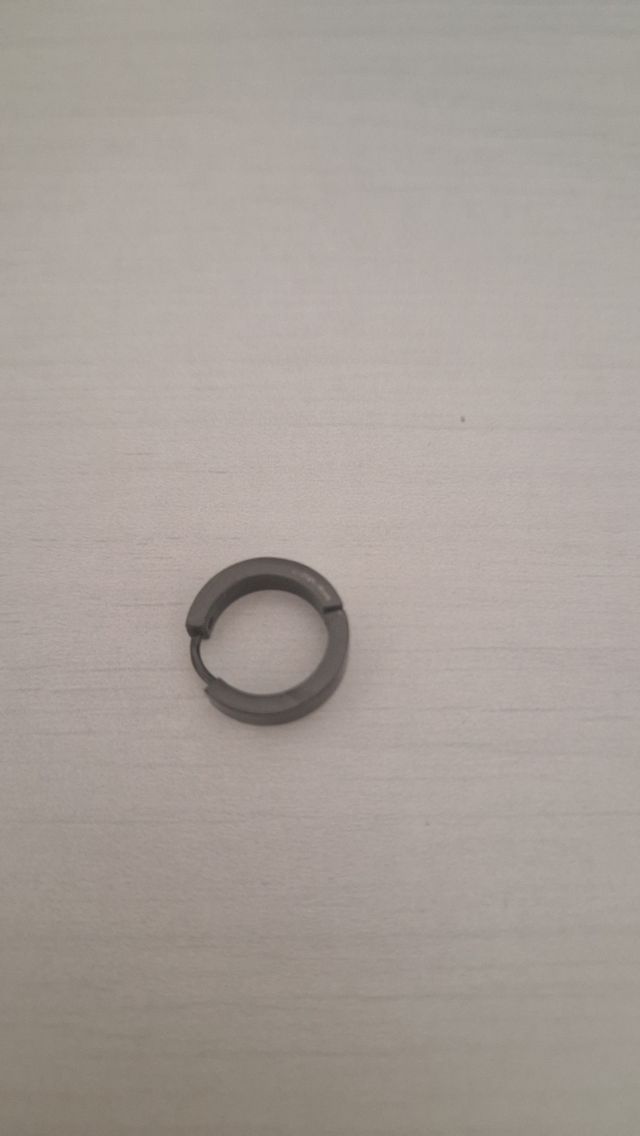 Pendiente aro gris oscuro