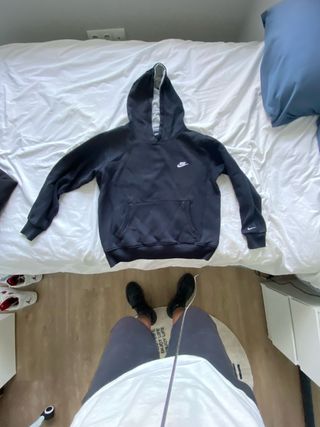 Sudadera Nike negra con capucha