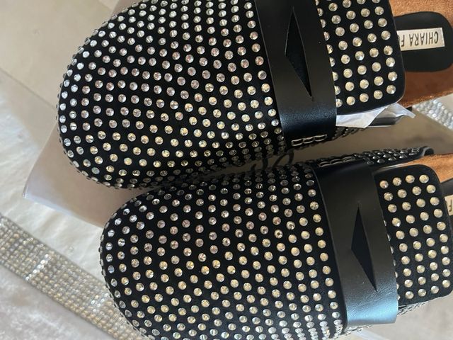 Zuecos Chiara Foscari negros con pedreria