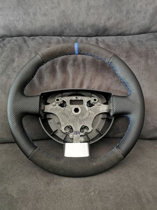 Volante Ford Fiesta MK5 alcántara 