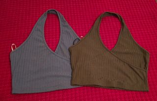 Tops de tirantes: azul y verde oliva
