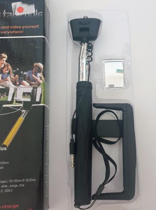 Travel Ready: Extendable Selfie Stick for Android