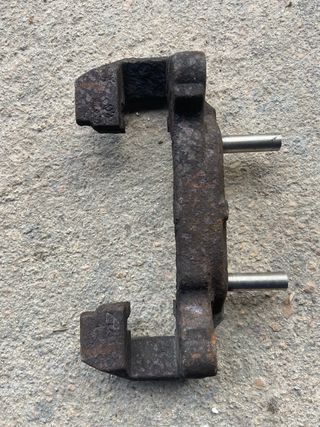 Soporte pinza freno delantero derecho Golf 6
