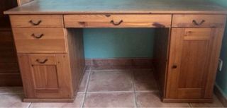 Escritorio Ikea madera maciza