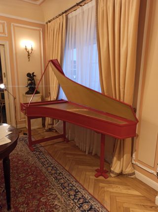 Clave italiano rojo,alquilo para conciertos