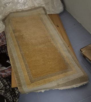 Alfombras marrón y beige de lana