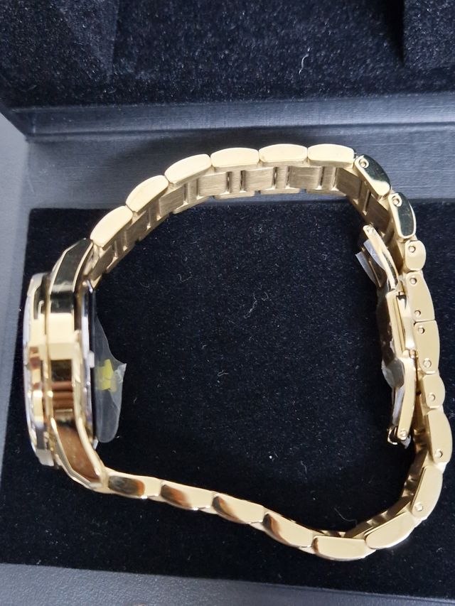 Reloj Bulova Marine Star 98R294 dorado