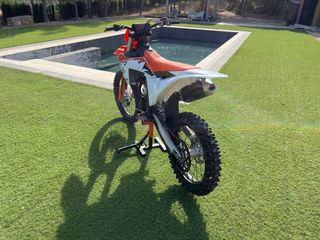 KTM 250 SX-F (2023) – 93h – Impecable + Extras