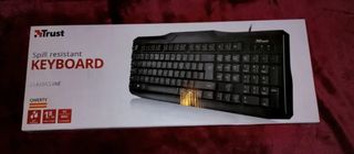 Teclado Trust Classicline - Resistente a derrames