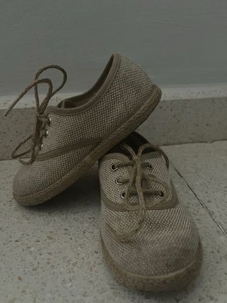Zapatillas Batilas beige 24,25, 26 y 33