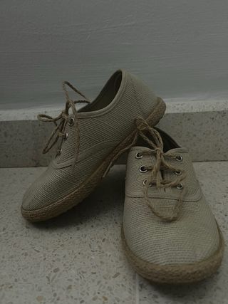 Zapatillas Batilas beige 24,25, 26 y 33