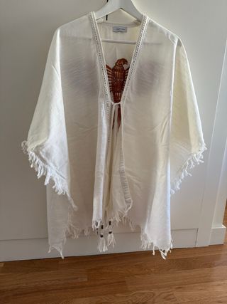 Capa boho Tintoretto bordada con flecos