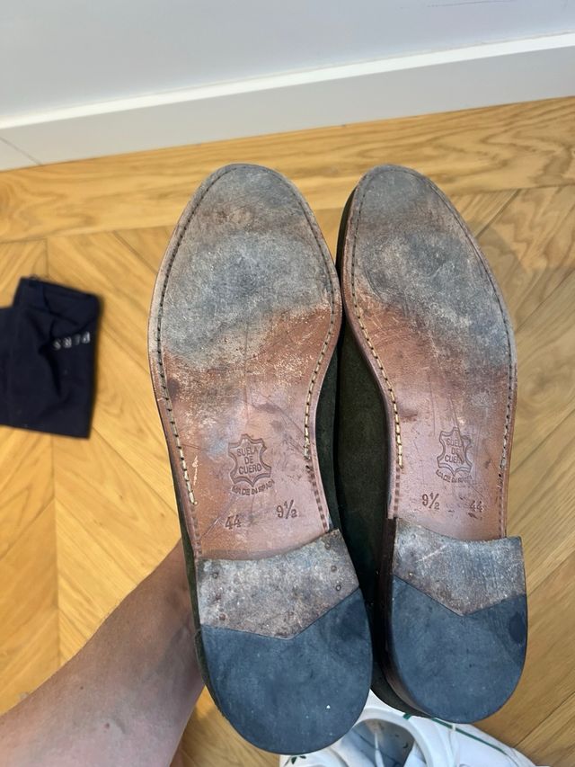 Mocasines ante verde oscuro