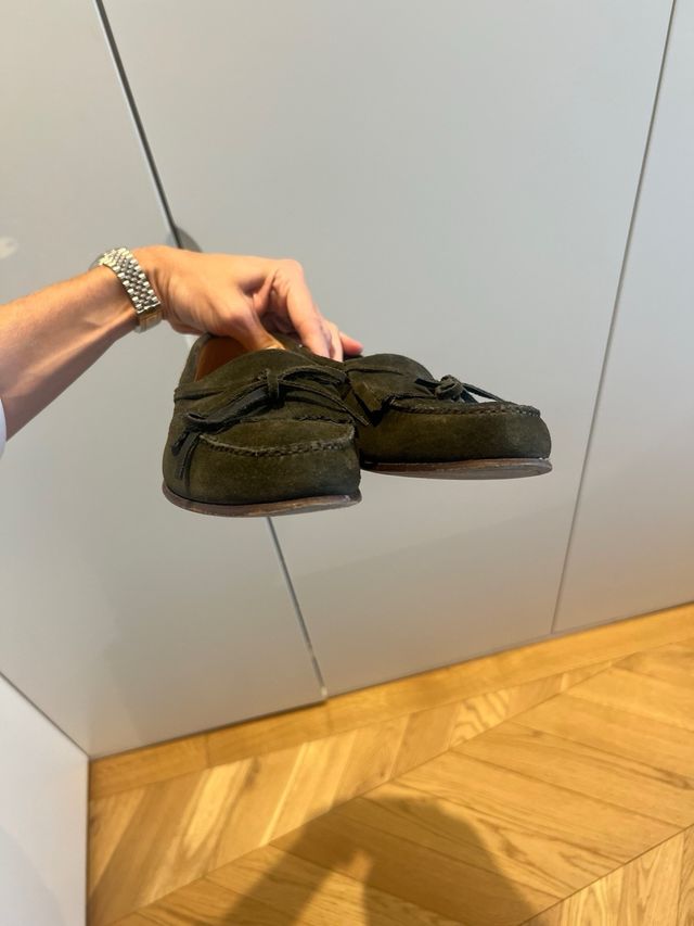 Mocasines ante verde oscuro