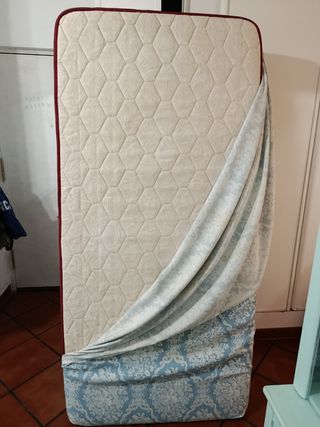 Colchón 90cm,Buen estado.Se vende por cambio a 105