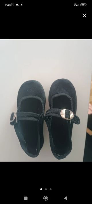 Traje de serrana y zapatillas terciopelo 
