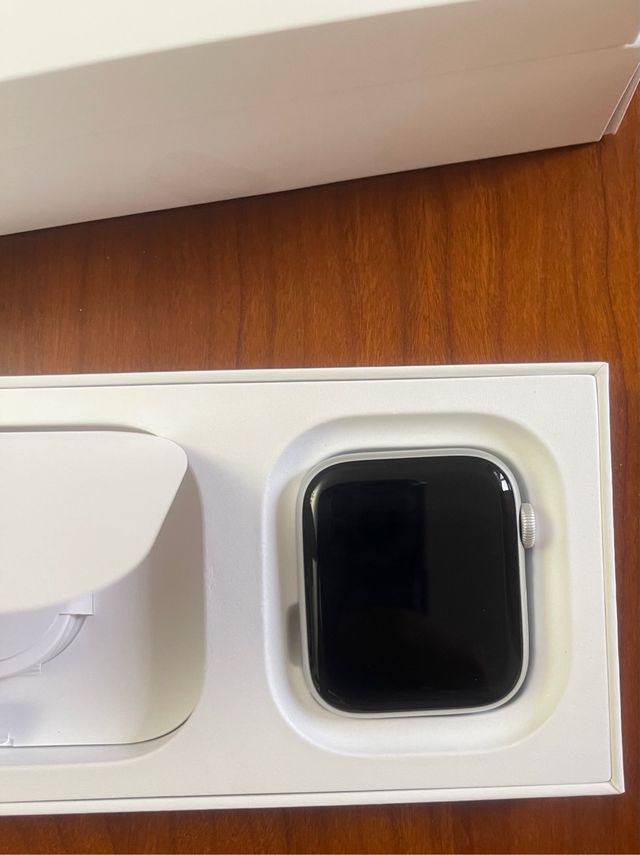 Apple Watch SE (2ª Gen) 44mm Plata (Celular - 4G)