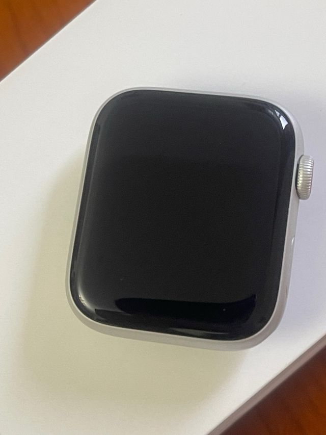 Apple Watch SE (2ª Gen) 44mm Plata (Celular - 4G)