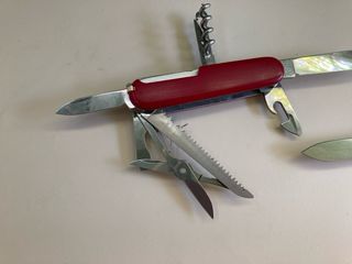 2 Canivetes Victorinox: Huntsman & Camper