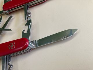 2 Canivetes Victorinox: Huntsman & Camper