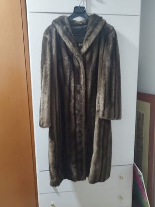 Abrigo marrón imitación piel