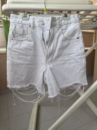 Shorts vaqueros blancos rotos