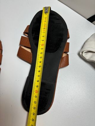Sandalias planas marrones talla 37