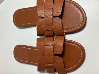 Sandalias planas marrones talla 37