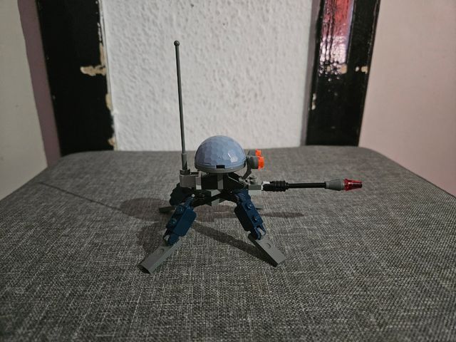 Lego Dwarf Spider Droid/ Droide araña enano.