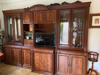 Mueble salón madera clásico