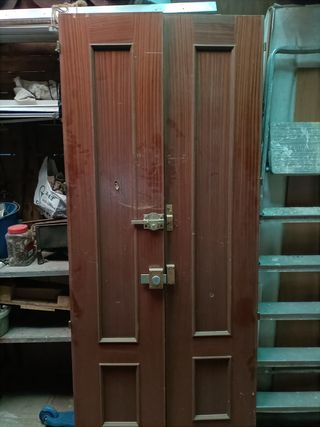 Se venden 3 Puertas madera maciza