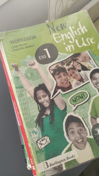 Libro de texto de inglés, escolares colegio Eso y