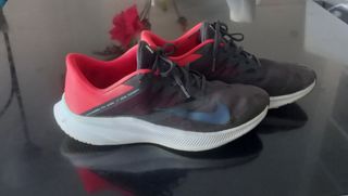 Zapatillas Nike running - rojas y negras