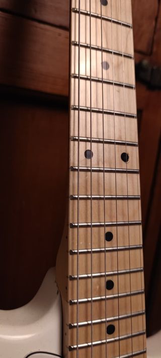 Copia Fender Stratocaster blanca 